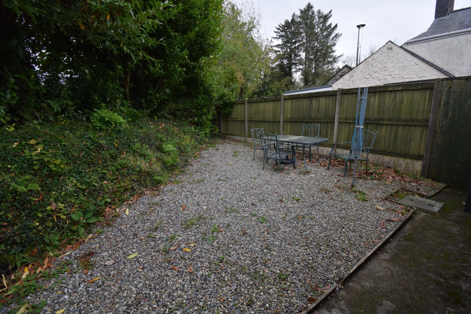 Cottage - Courtyard.JPG